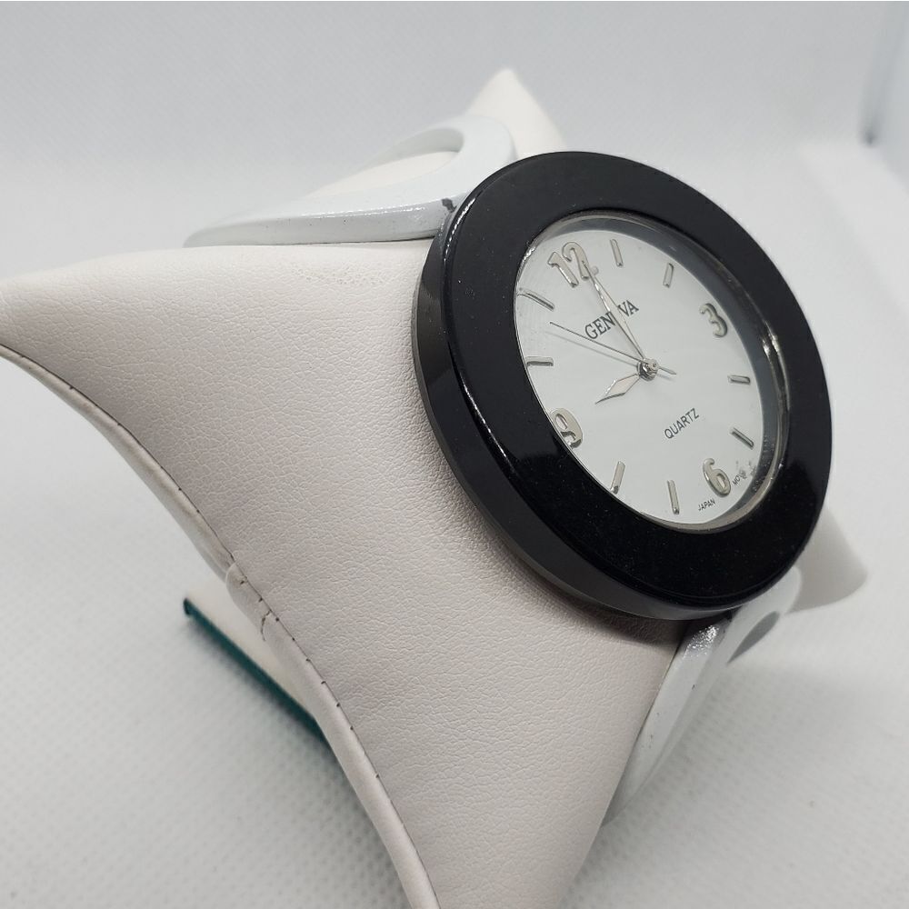 Geneva Black & White Modern Circle Watch - Picture 3 of 6